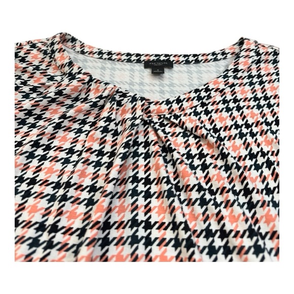 Stylish Women's Ann Taylor Top - Black and Pink - Picture 8 of 8